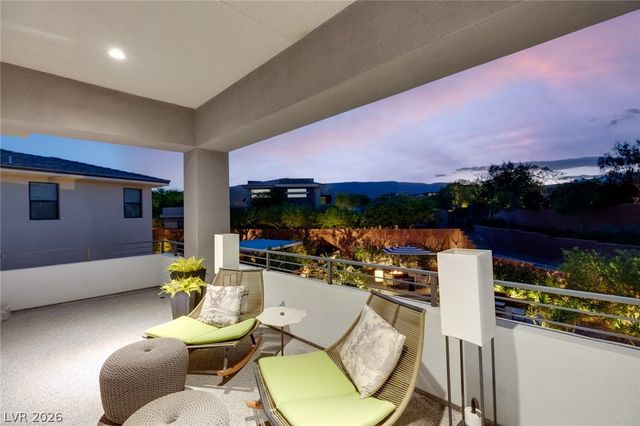 19 MOONFIRE Drive, Las Vegas, NV 89135