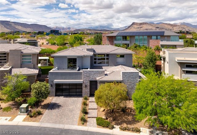 19 MOONFIRE Drive, Las Vegas, NV 89135