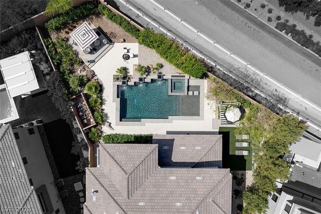 19 MOONFIRE Drive, Las Vegas, NV 89135