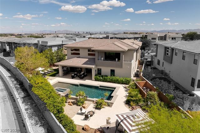 19 MOONFIRE Drive, Las Vegas, NV 89135