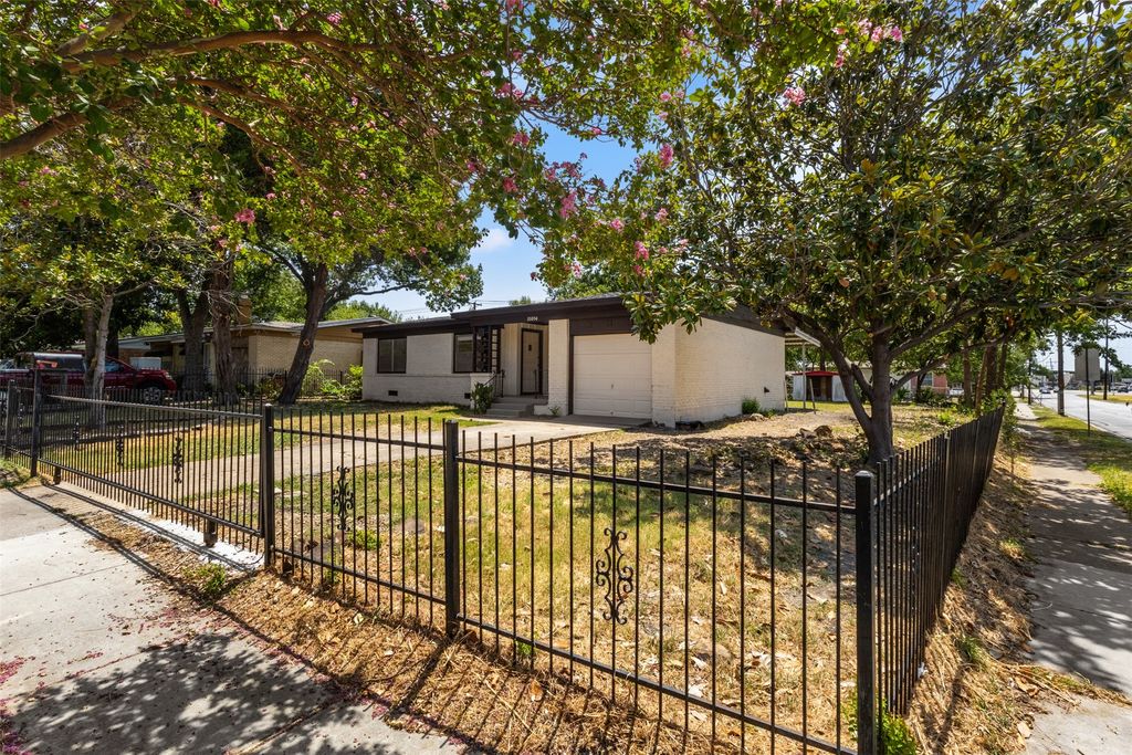 10804 Ruth Ann Drive, Dallas, TX 75228