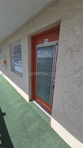 3511 Inverrary Dr 205, Lauderhill, FL 33319