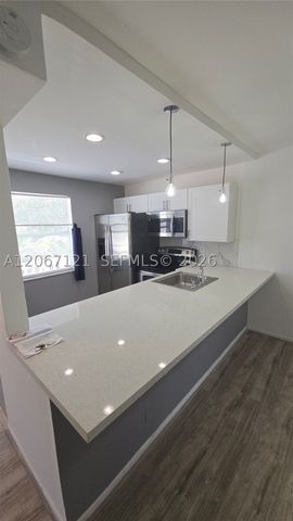 3511 Inverrary Dr 205, Lauderhill, FL 33319