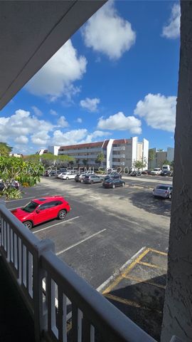3511 Inverrary Dr 205, Lauderhill, FL 33319