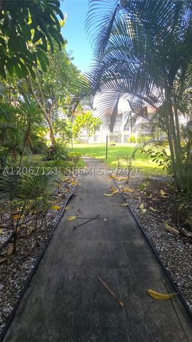 3511 Inverrary Dr 205, Lauderhill, FL 33319