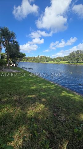 3511 Inverrary Dr 205, Lauderhill, FL 33319