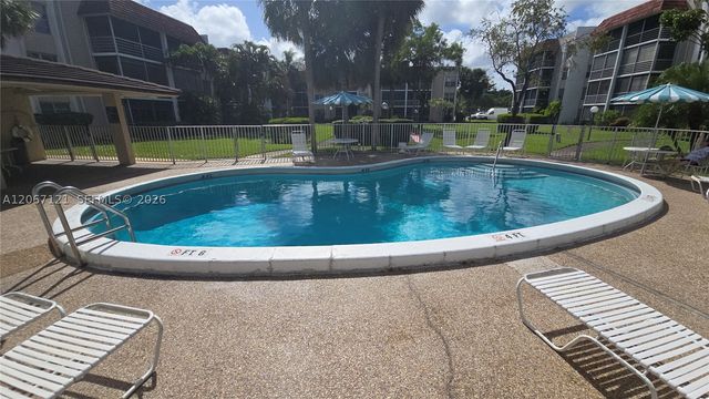 3511 Inverrary Dr 205, Lauderhill, FL 33319