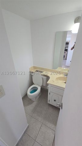 3511 Inverrary Dr 205, Lauderhill, FL 33319