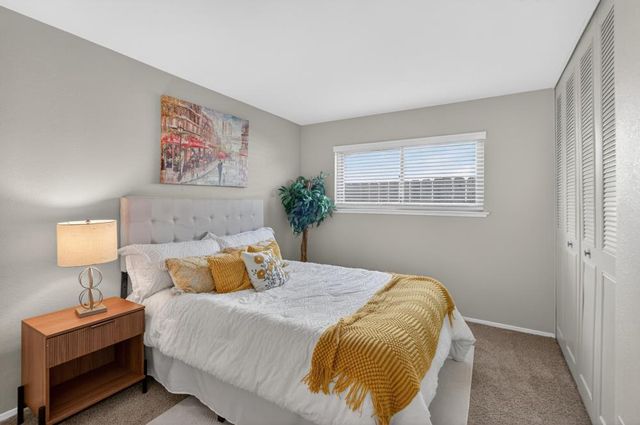 8724 Oconnell Ct, Elk Grove, CA 95624