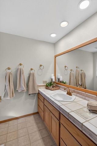 8724 Oconnell Ct, Elk Grove, CA 95624