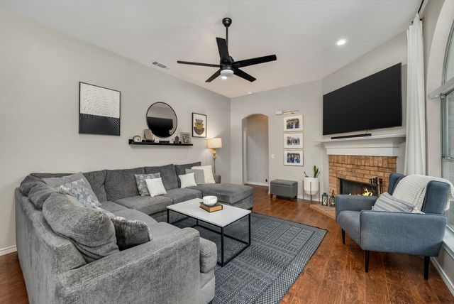 11690 Creekwood Drive, Frisco, TX 75035