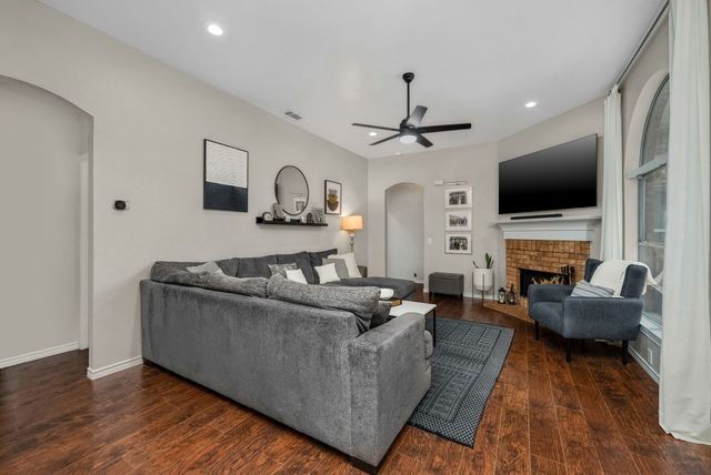 11690 Creekwood Drive, Frisco, TX 75035