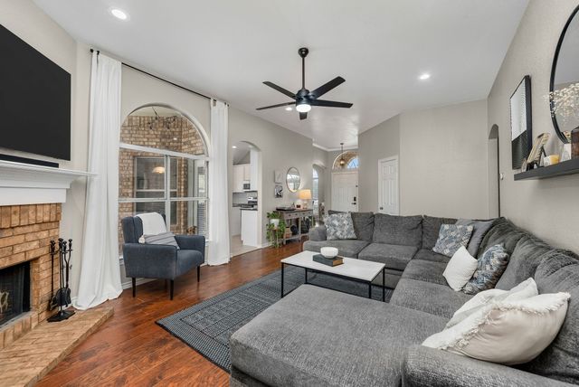 11690 Creekwood Drive, Frisco, TX 75035