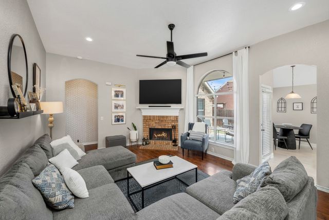 11690 Creekwood Drive, Frisco, TX 75035