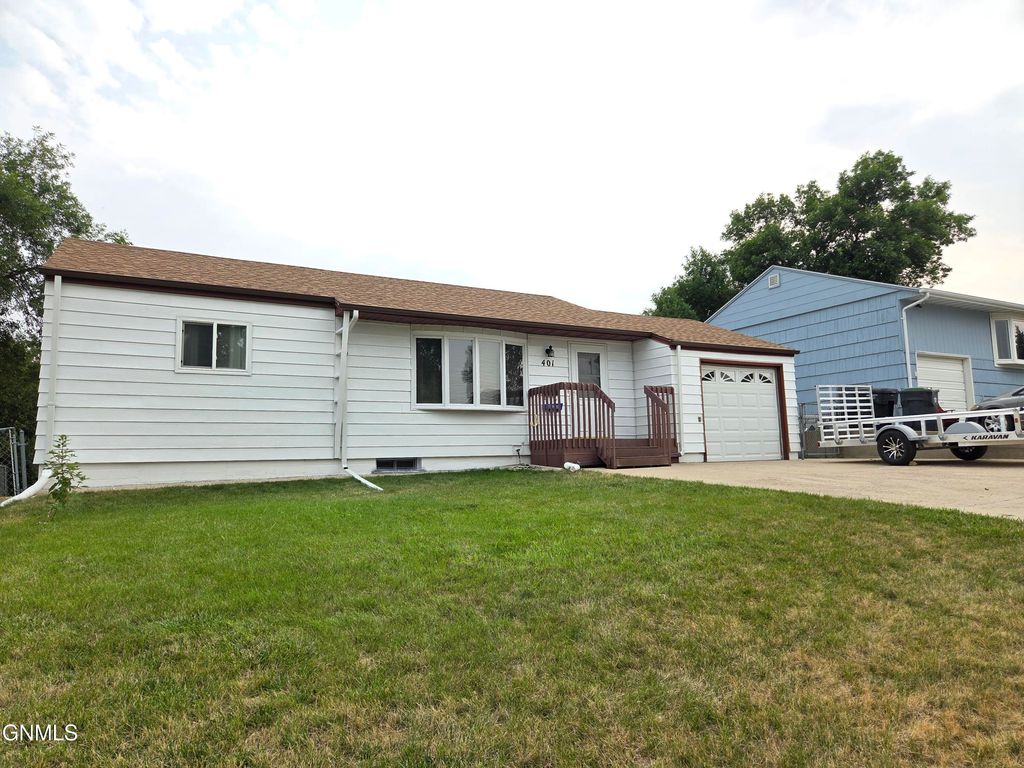 401 11th Street NW, Mandan, ND 58554 photo 2