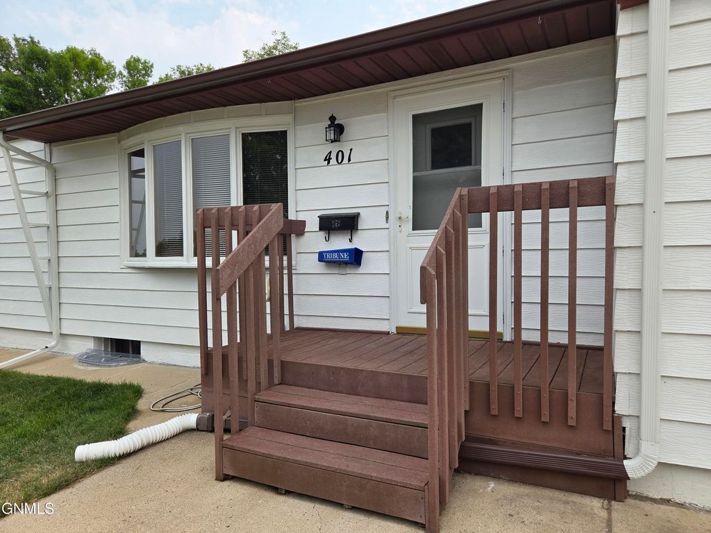 401 11th Street NW, Mandan, ND 58554 photo 4
