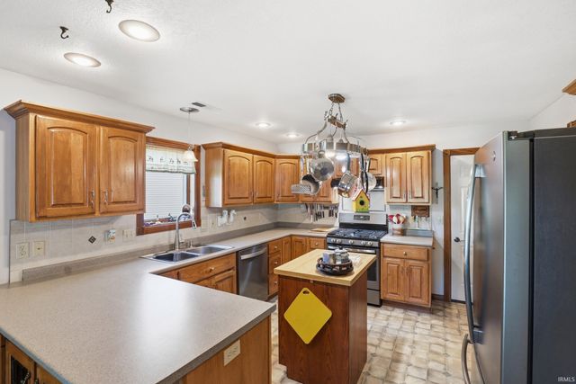 520 Chessie Court, Garrett, IN 46738