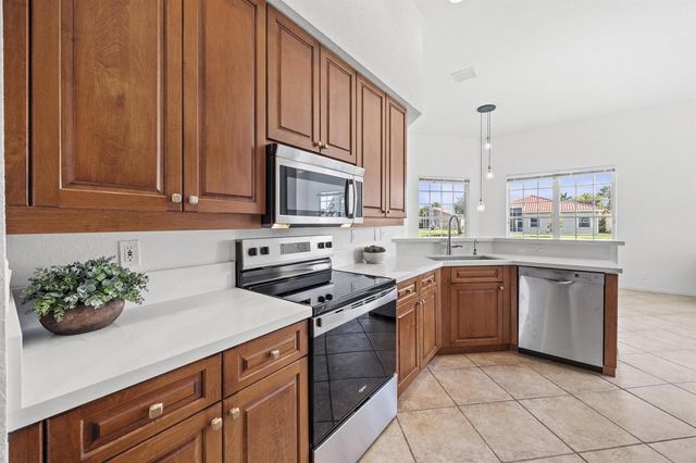 6721 Arno Way, Boynton Beach, FL 33472