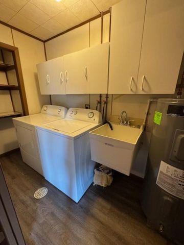 2002 Michael Drive, Irwin, PA 15642