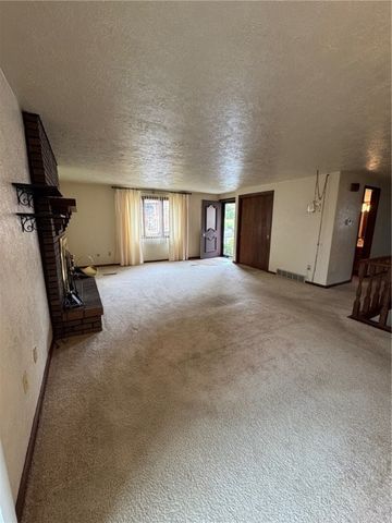 2002 Michael Drive, Irwin, PA 15642