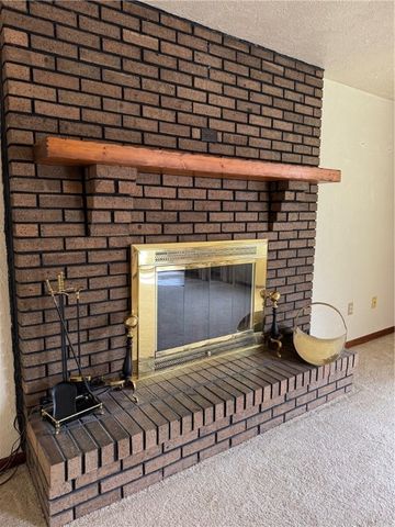 2002 Michael Drive, Irwin, PA 15642