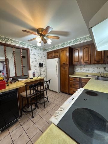 2002 Michael Drive, Irwin, PA 15642