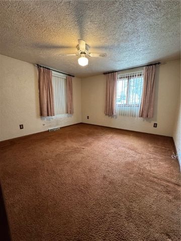 2002 Michael Drive, Irwin, PA 15642