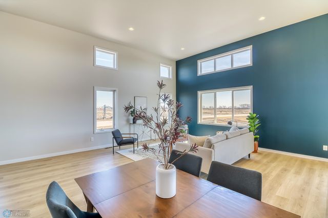 837 60th Avenue W, West Fargo, ND 58078