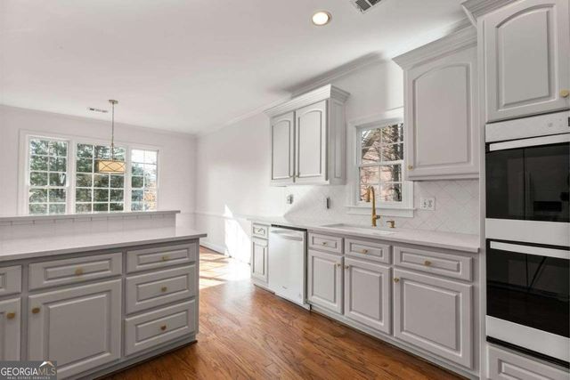 2800 TOWNE VILLAGE Drive, Duluth, GA 30097