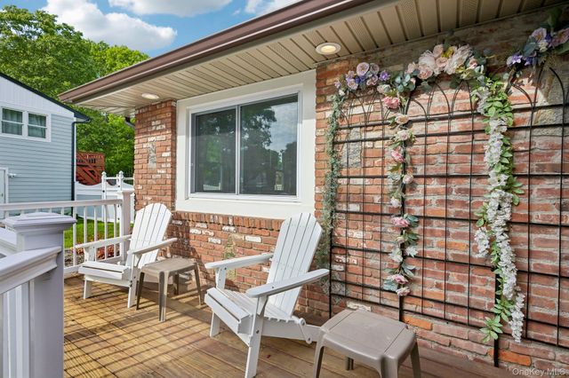 148 Oak Avenue, Shirley, NY 11967