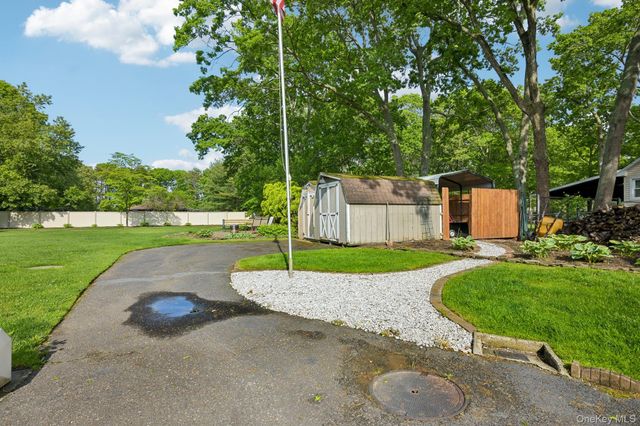 148 Oak Avenue, Shirley, NY 11967
