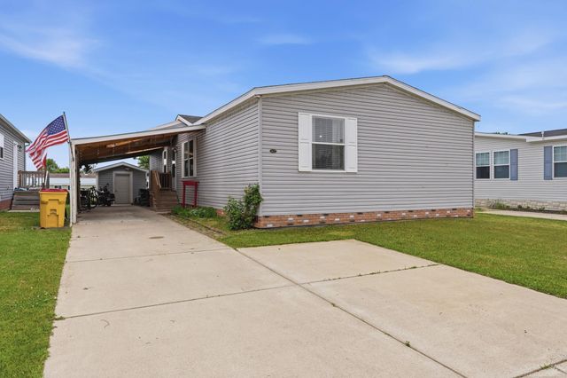 58520 Brookside Drive, Lenox, MI 48048
