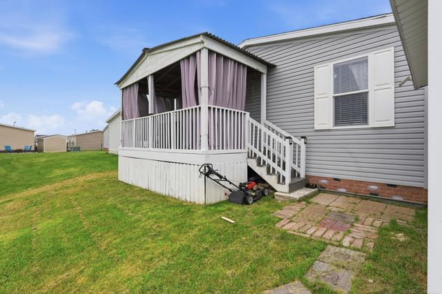 58520 Brookside Drive, Lenox, MI 48048
