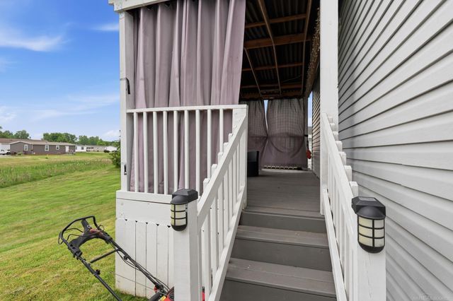 58520 Brookside Drive, Lenox, MI 48048