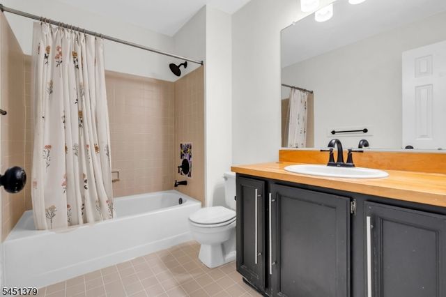 44 Watertown Court, Montgomery Twp., NJ 08540