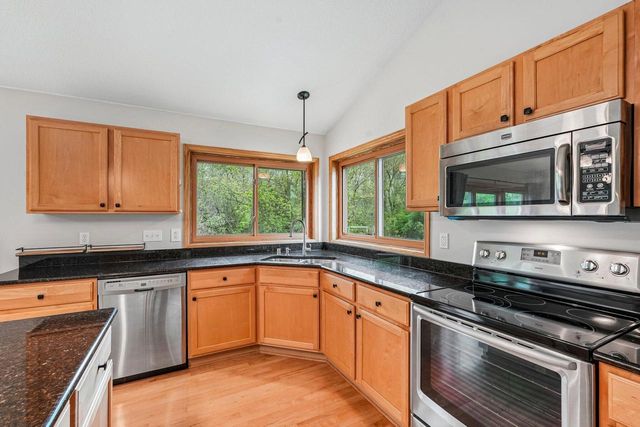2423 Judith LANE, Waukesha, WI 53188