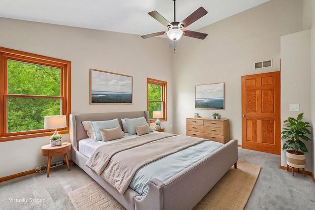 2423 Judith LANE, Waukesha, WI 53188