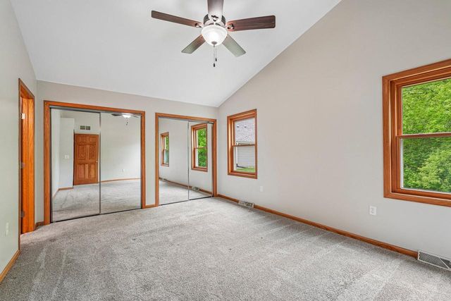 2423 Judith LANE, Waukesha, WI 53188