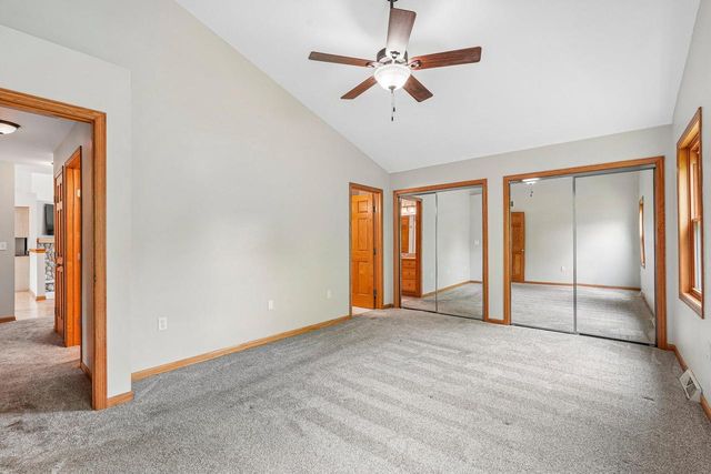 2423 Judith LANE, Waukesha, WI 53188