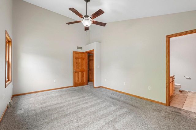 2423 Judith LANE, Waukesha, WI 53188