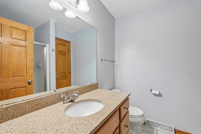 2423 Judith LANE, Waukesha, WI 53188