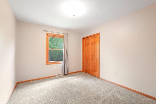 2423 Judith LANE, Waukesha, WI 53188