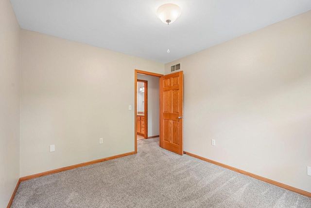 2423 Judith LANE, Waukesha, WI 53188