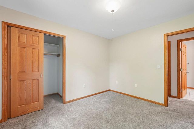 2423 Judith LANE, Waukesha, WI 53188