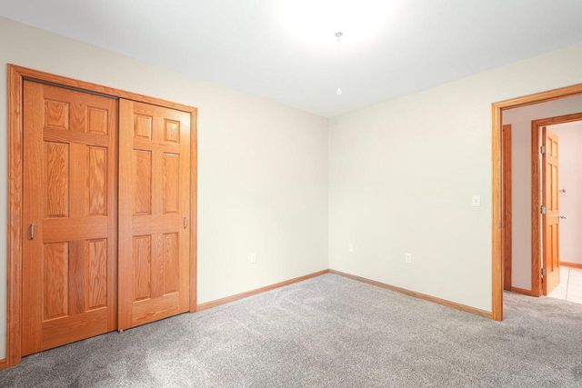 2423 Judith LANE, Waukesha, WI 53188