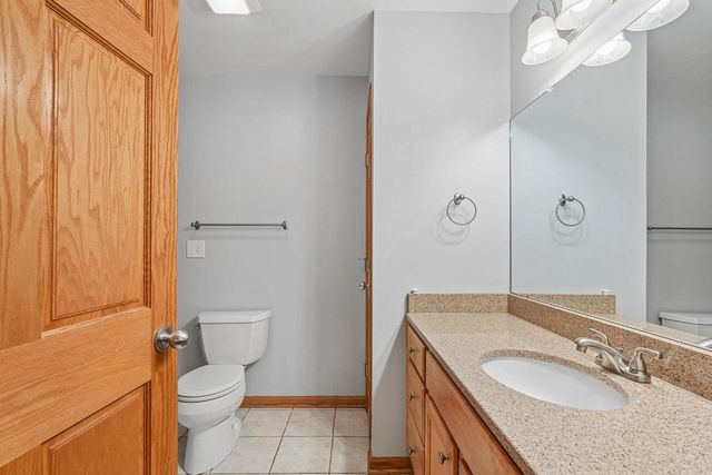 2423 Judith LANE, Waukesha, WI 53188