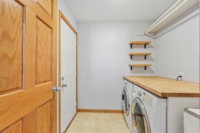 2423 Judith LANE, Waukesha, WI 53188