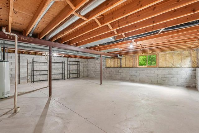 2423 Judith LANE, Waukesha, WI 53188