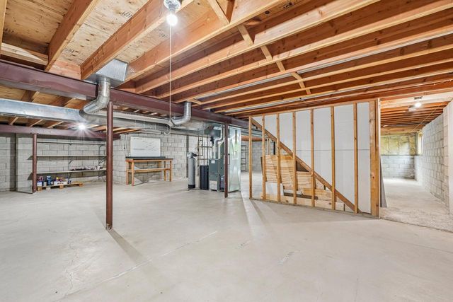 2423 Judith LANE, Waukesha, WI 53188