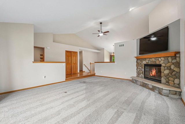 2423 Judith LANE, Waukesha, WI 53188